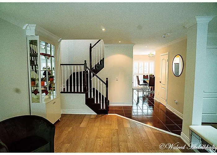 Sunroom House - 4 Bedrooms